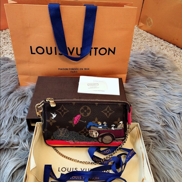 Authentic Louis Vuitton mini pochette - Picture 8 of 8
